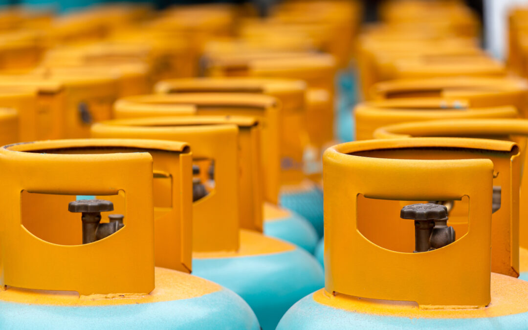 Jak otworzyć stację paliw? Kluczowe etapy, inwestycje i wybór dostawców paliw oraz autogazu