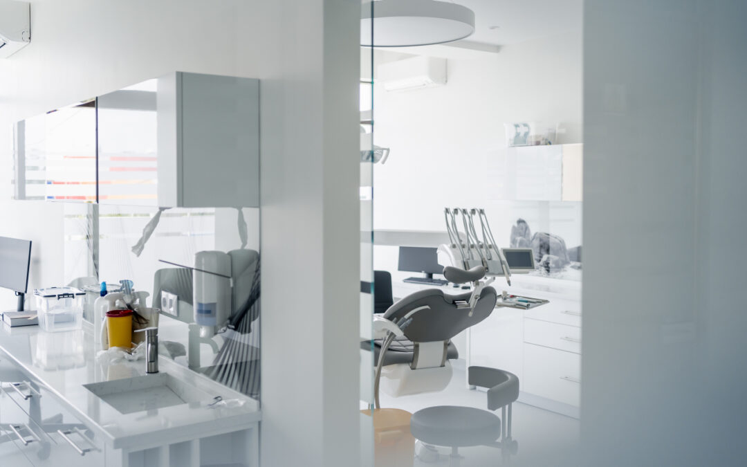 Ile kosztuje „gotowy do pracy” gabinet stomatologiczny? Realny budżet krok po kroku