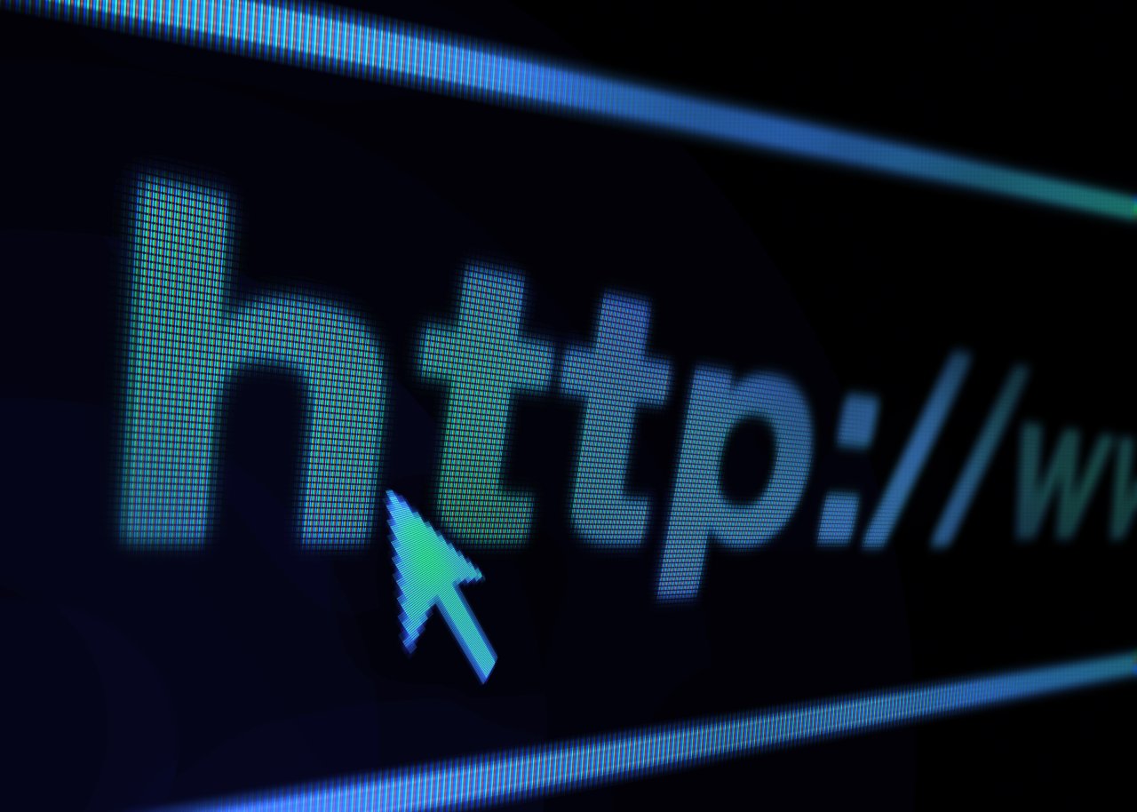 Dlaczego firmowa strona internetowa wymaga stałej opieki, a nie tylko jednorazowego wdrożenia?