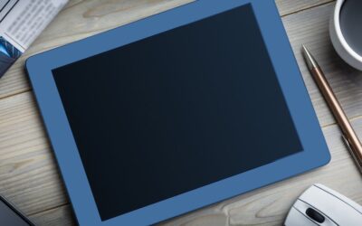 Sprzęt do pracy w podróży — tablet, laptop czy dwa urządzenia jednocześnie?