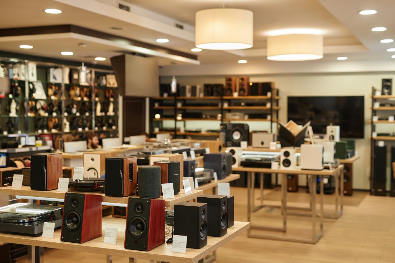 Buying Apple equipment without risk — what to pay attention to before choosing a store?
