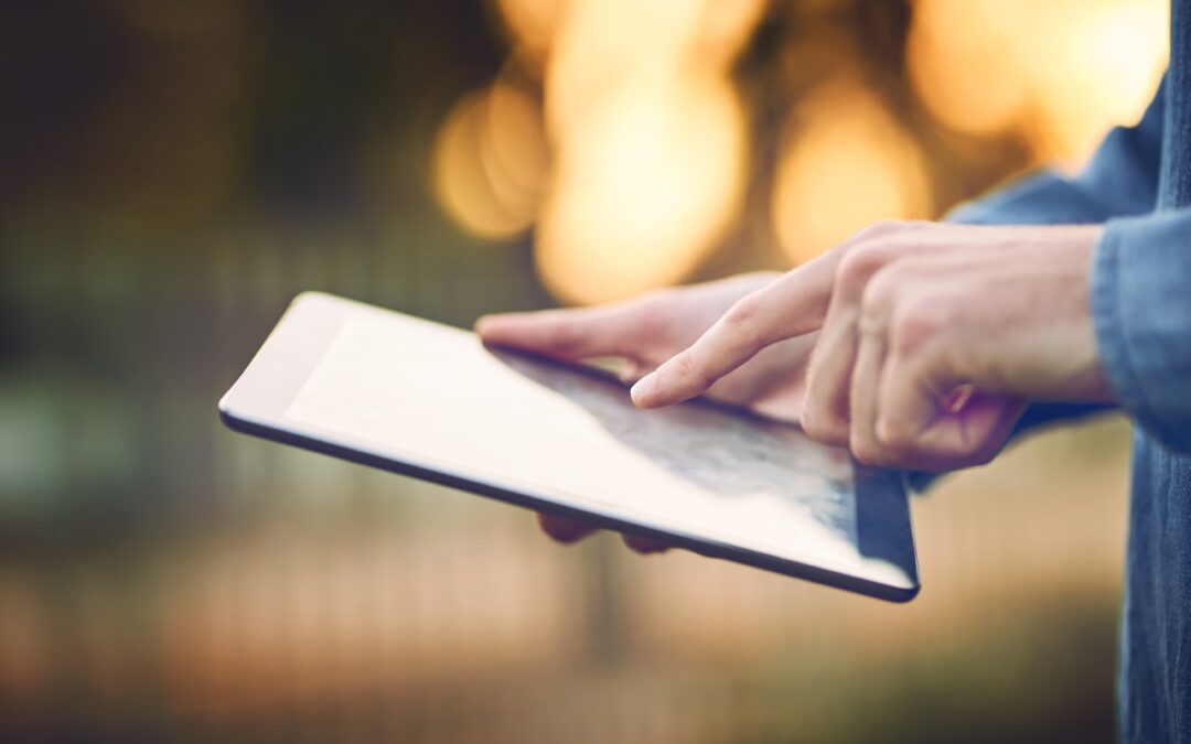 Jak zabezpieczyć tablet przed upadkiem, zarysowaniami i zalaniem?
